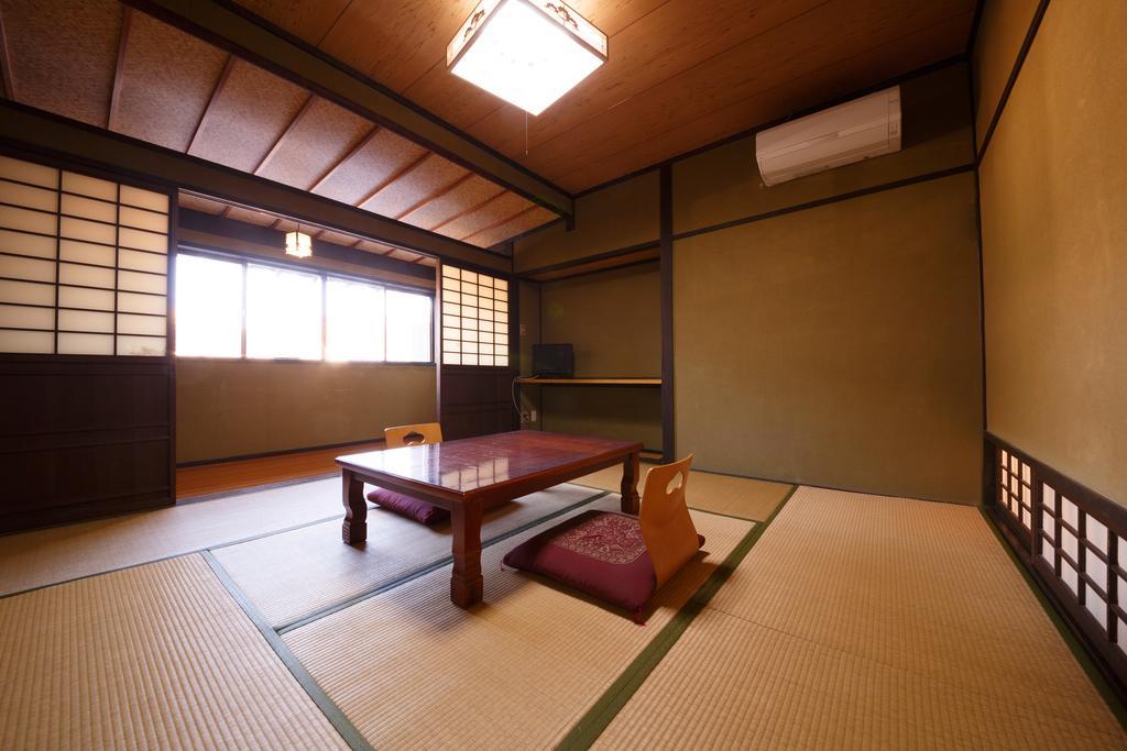 Yufuin Ryokan Tadaima מראה חיצוני תמונה
